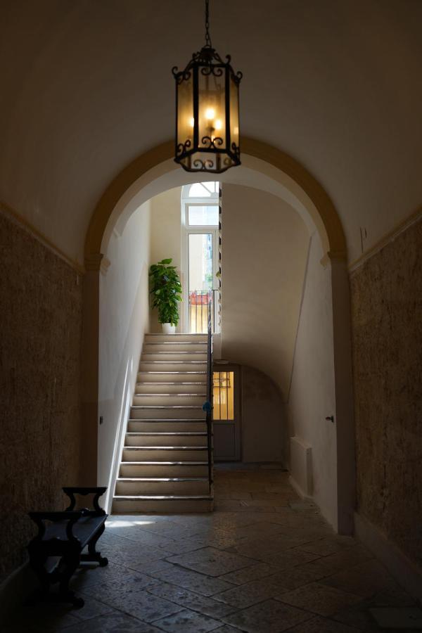 Palazzo Manzoni Apartments Bari Exterior foto