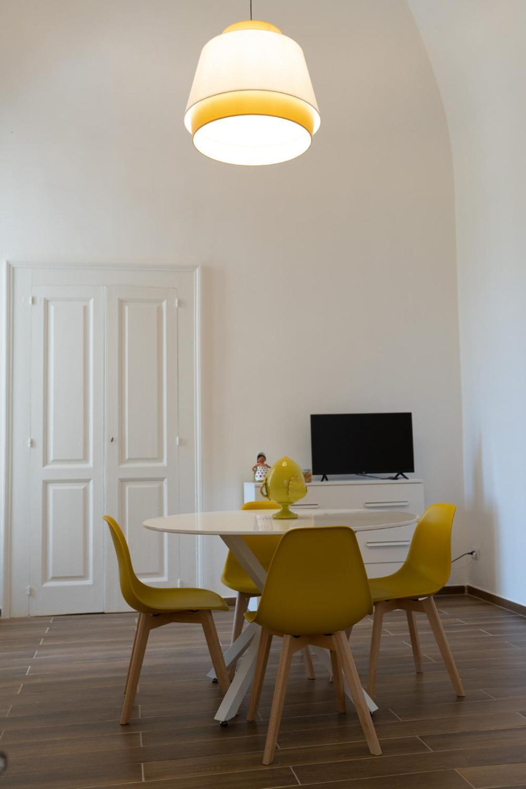 Palazzo Manzoni Apartments Bari Cameră foto