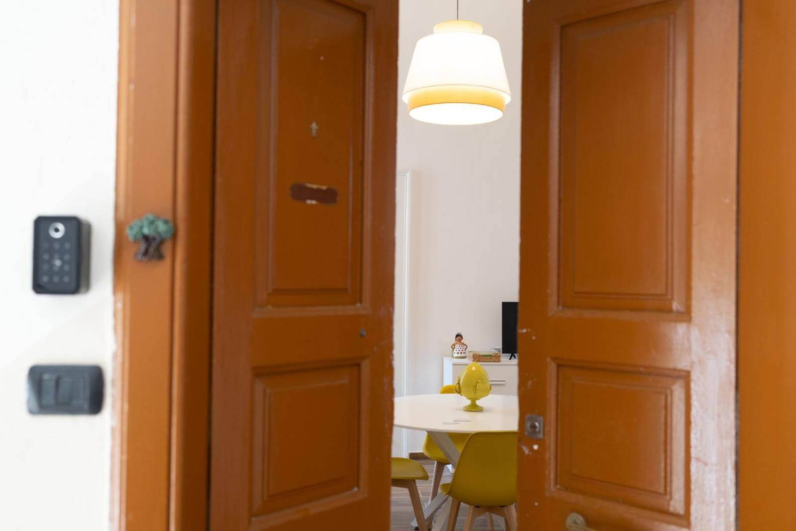 Palazzo Manzoni Apartments Bari Cameră foto